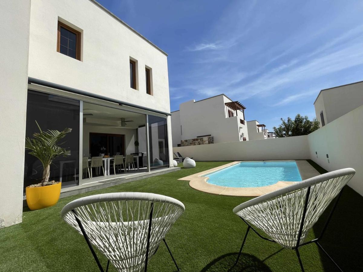 קוסטה טגוויסה Holyhome Villa Cinema Perfect For Families מראה חיצוני תמונה