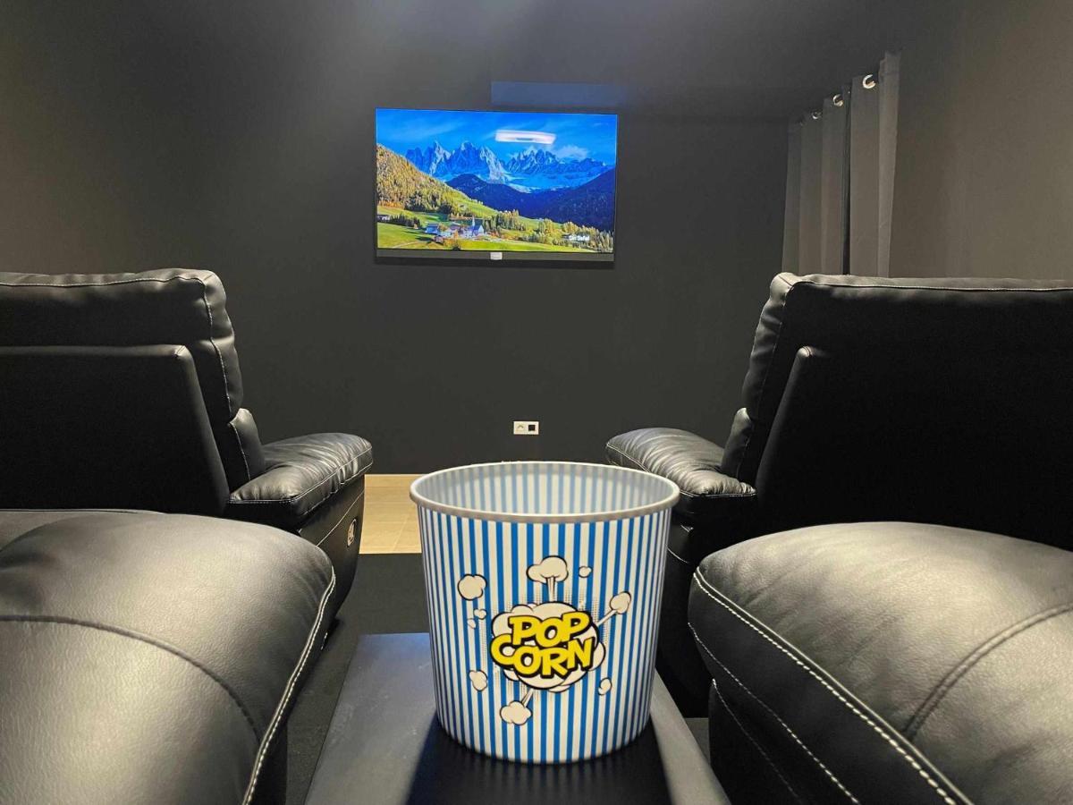 קוסטה טגוויסה Holyhome Villa Cinema Perfect For Families מראה חיצוני תמונה